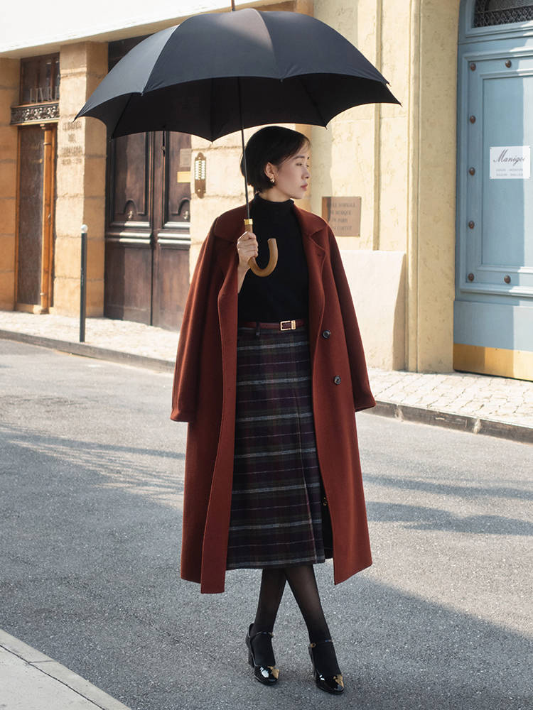 整体 这才是真正冬季穿搭指南,大衣搭配半身裙高级洋气,温柔又优雅