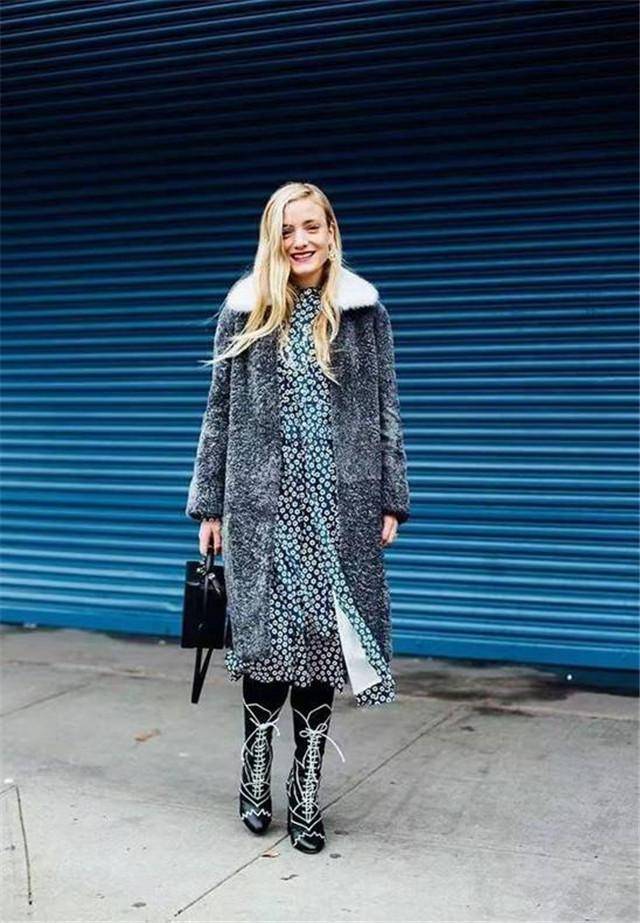 方面 女人过了50岁，不管穿大衣还是羽绒服，少搭这4双鞋，邋遢掉档次