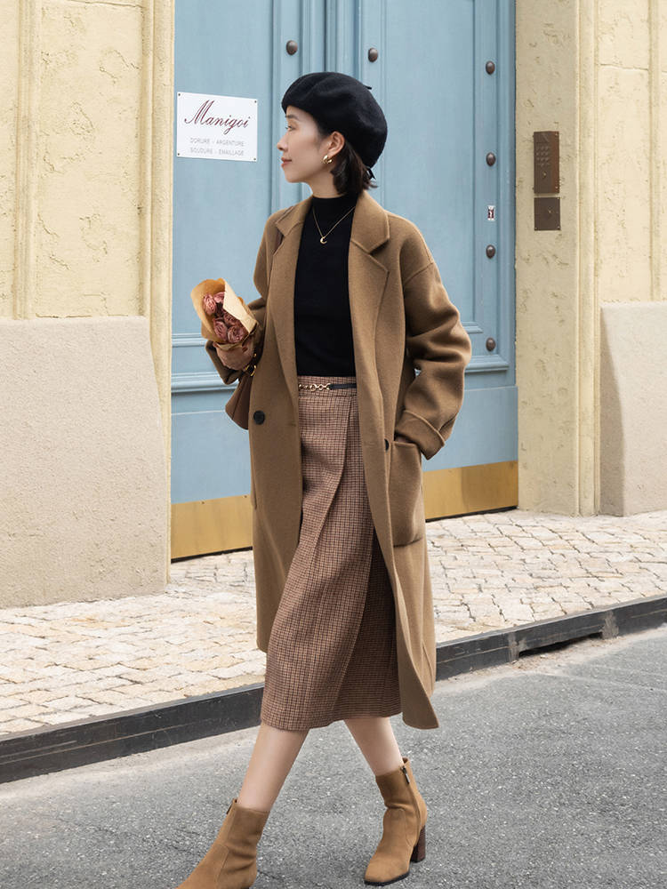 整体 这才是真正冬季穿搭指南,大衣搭配半身裙高级洋气,温柔又优雅