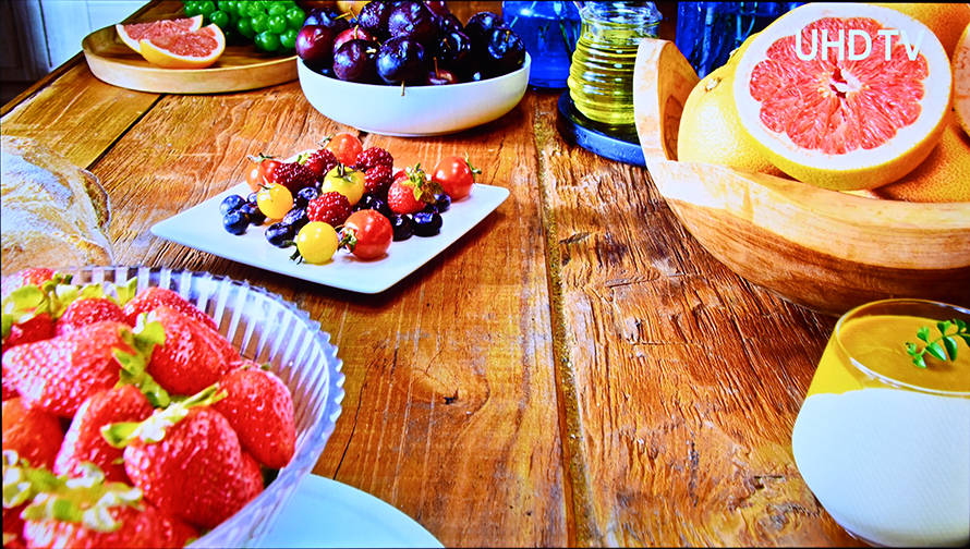 TCL 98Q6E巨幕电视评测，98英寸大屏电视的高性价比之选