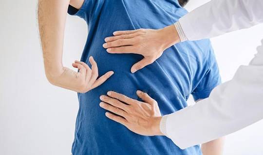 肾脏|经常腰酸背痛，会不会是肾出问题了？