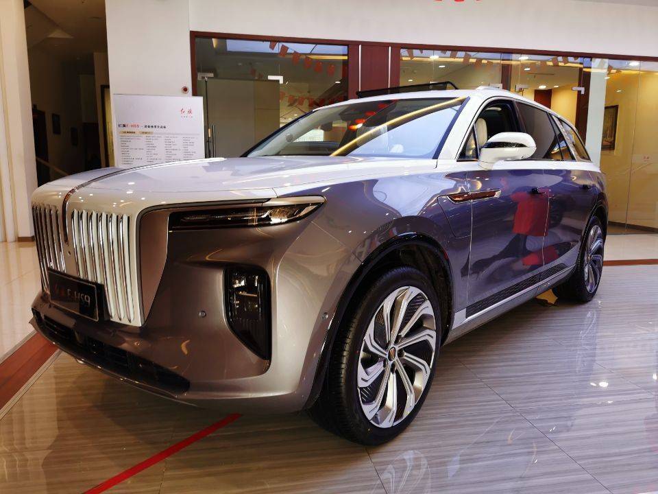 实拍红旗esh9,豪华气场太强烈,国产纯电suv难逢对手_搜狐汽车_搜狐网