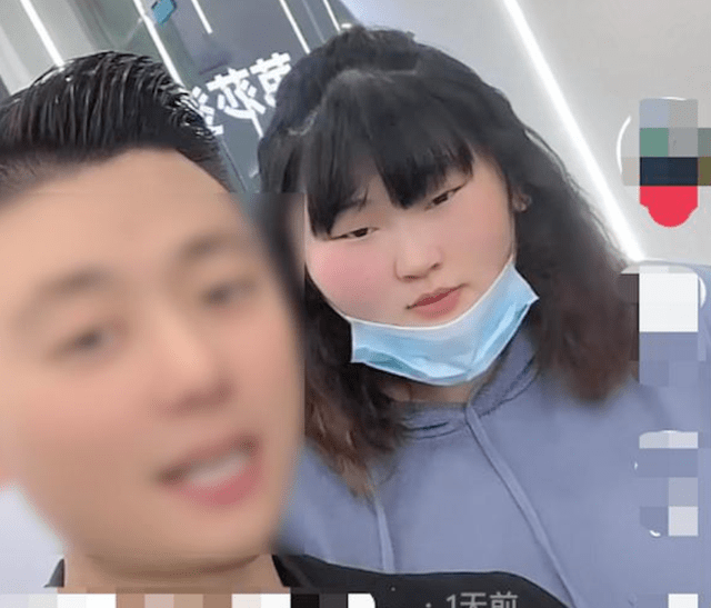 原创大衣哥女儿现身理发店烫头不受哥嫂离婚影响和理发师亲密合影