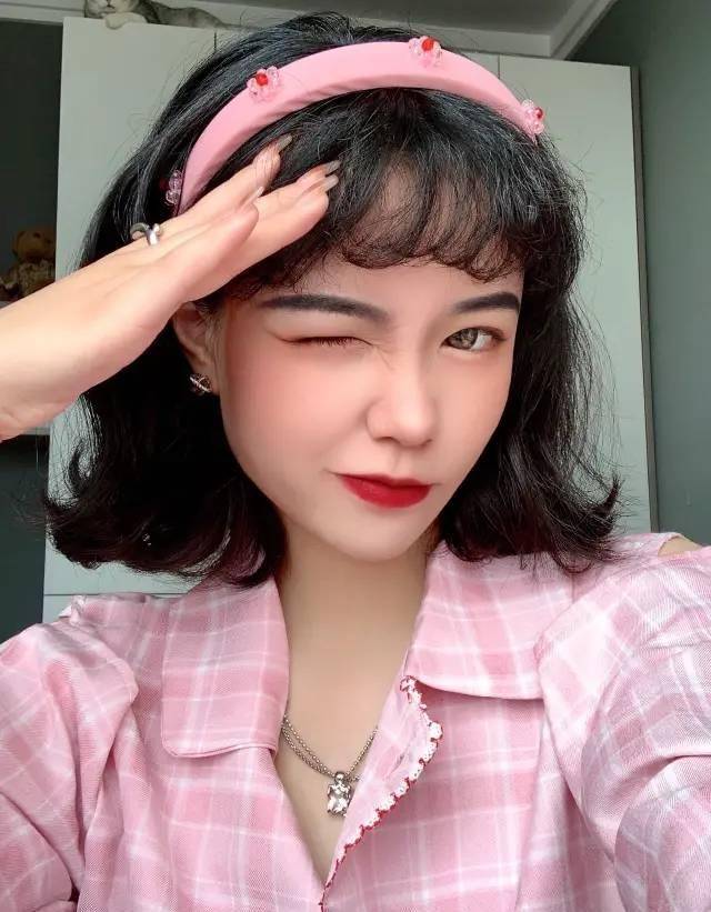 长发杨幂剪短发犹如“换脸”，本以为很丑，结果全网沦陷…