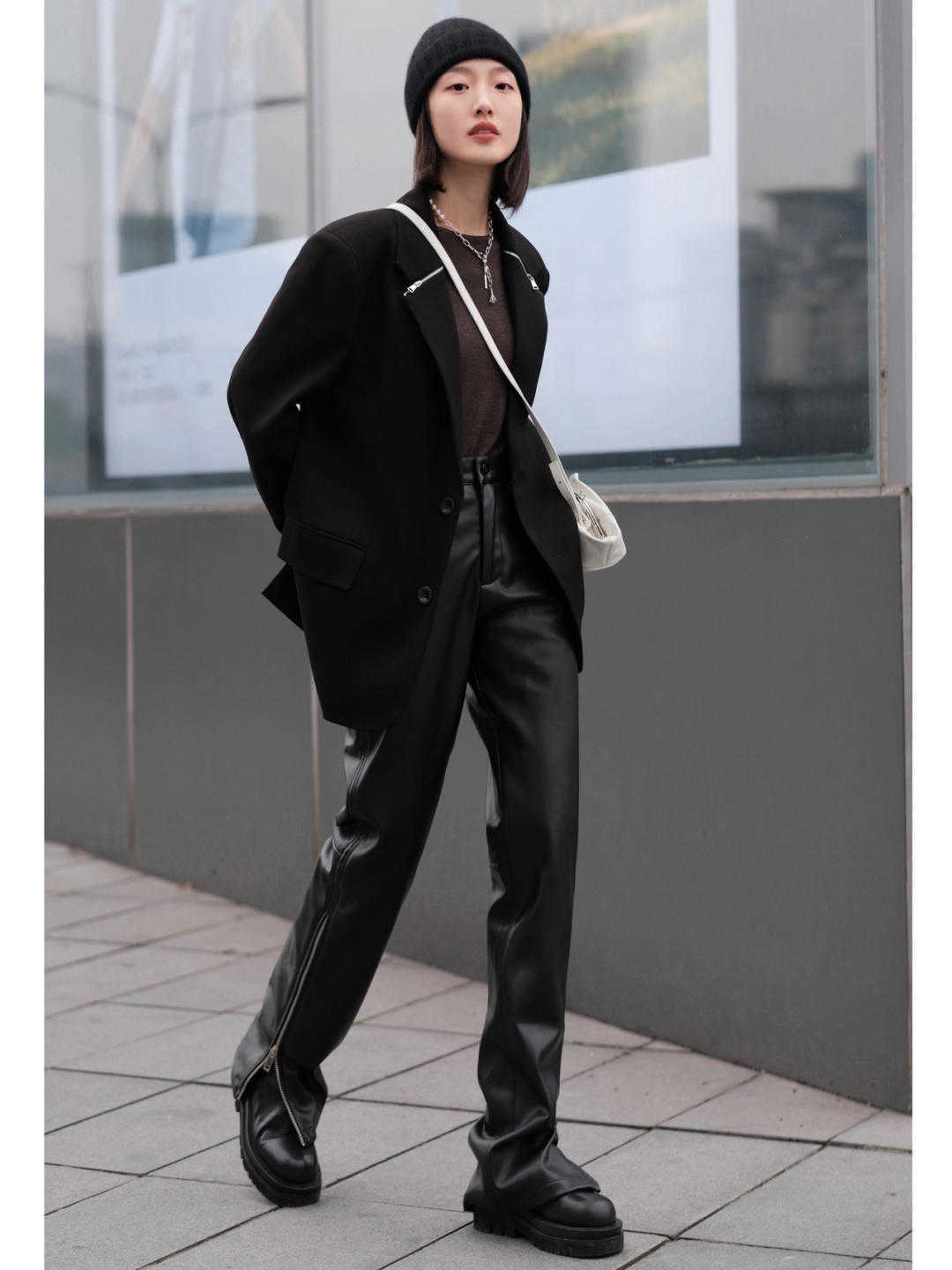 颜色 肉色打底裤怎么穿才不土气?试试这几种搭配方式,优雅显瘦又时髦