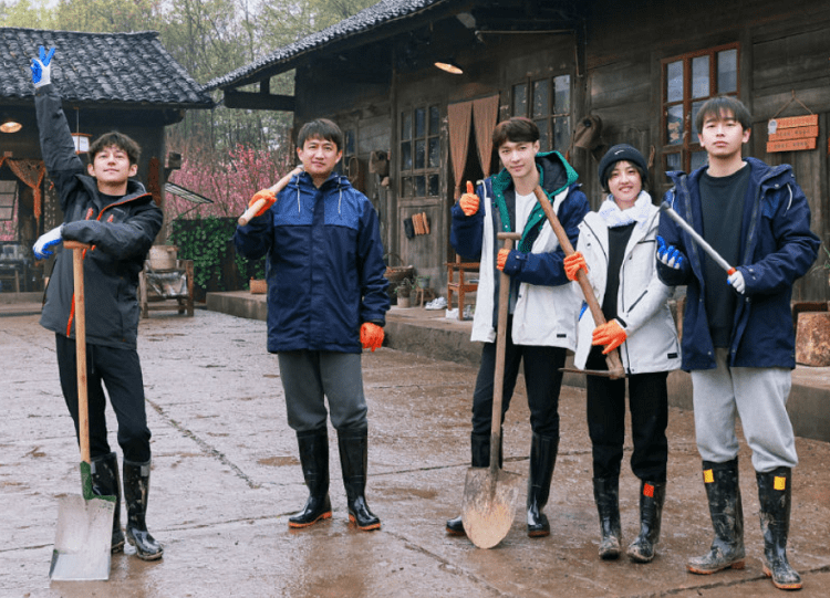 小狐狸|张艺兴彻底变成了“小狐狸”，随机应变的能力，可以赶上黄磊了