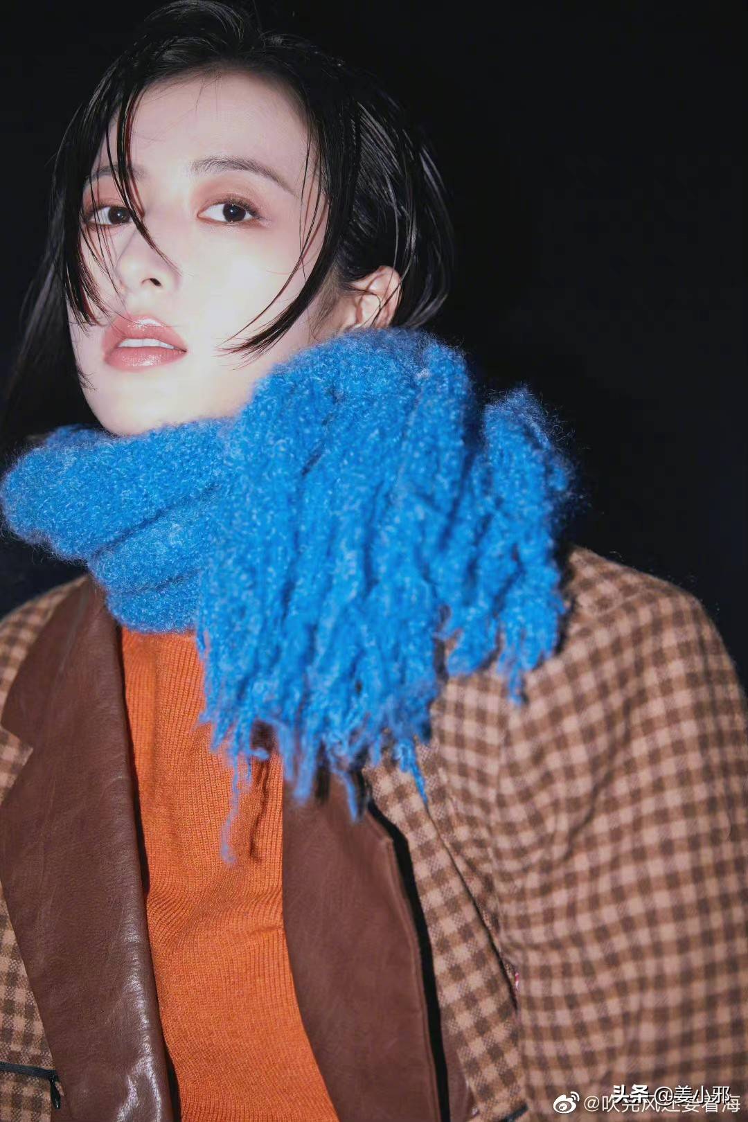 周冬雨 要温度也要风度，秋冬时尚单品强势加分，不潮真的很难