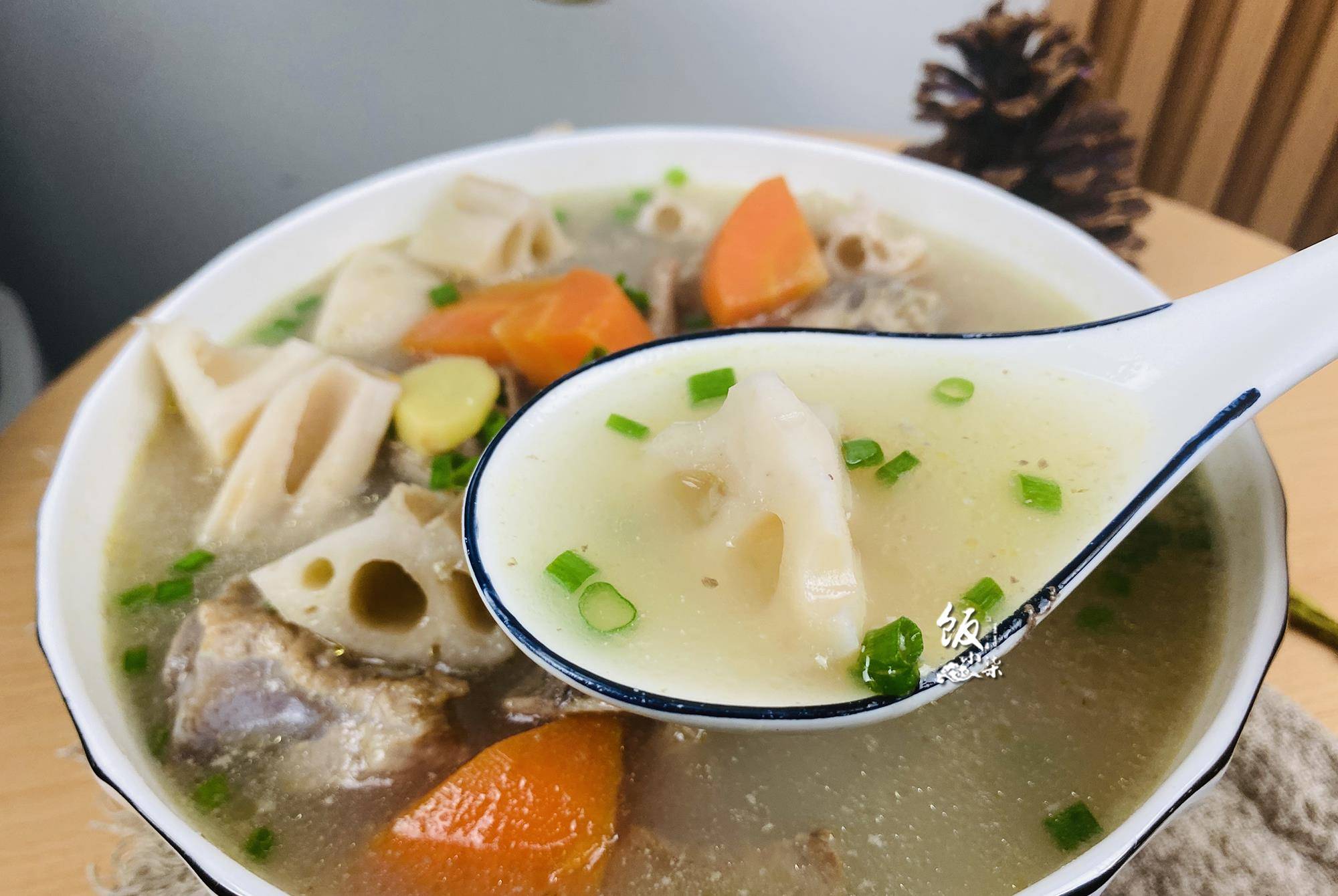 莲藕排骨汤怎样炖才好吃 1221ed2b5ca34f3d930c90e8c6c1e27b.jpeg