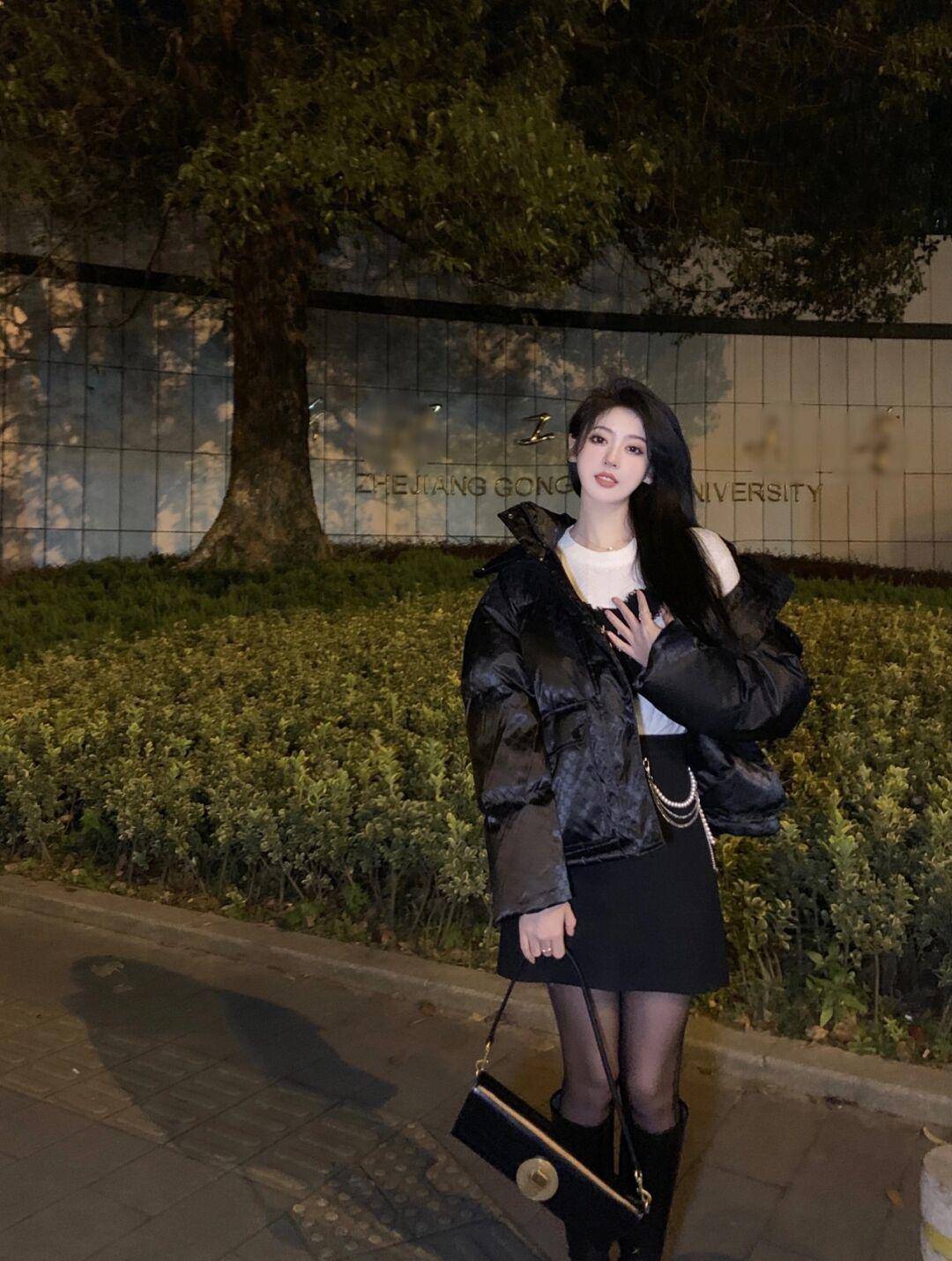 颜色 鞋子不会选？试试这5种颜色的“长筒靴”吧，看看哪款与你最配