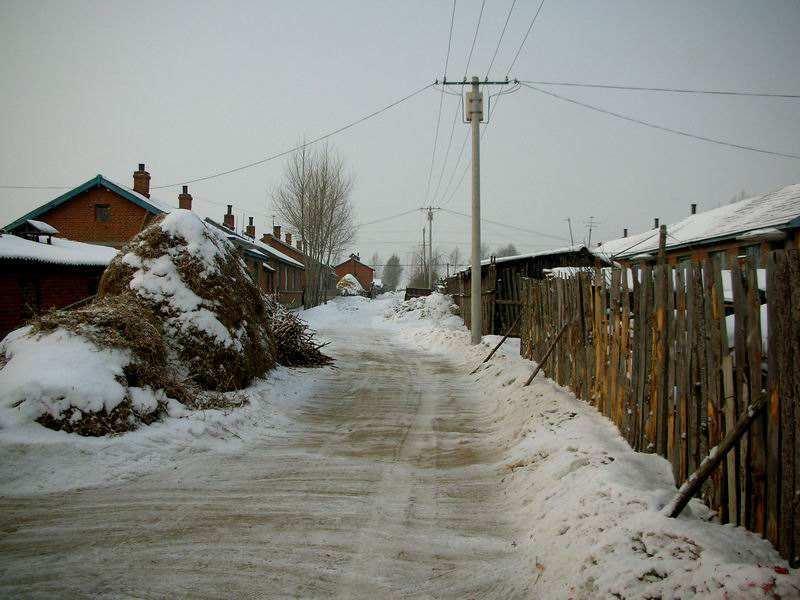 贫困山区冬天图片