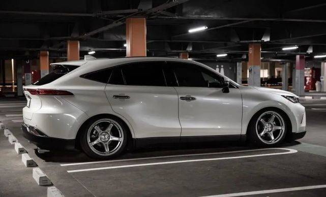 丰田威飒刚发布改装案例走起来低趴姿态很有范