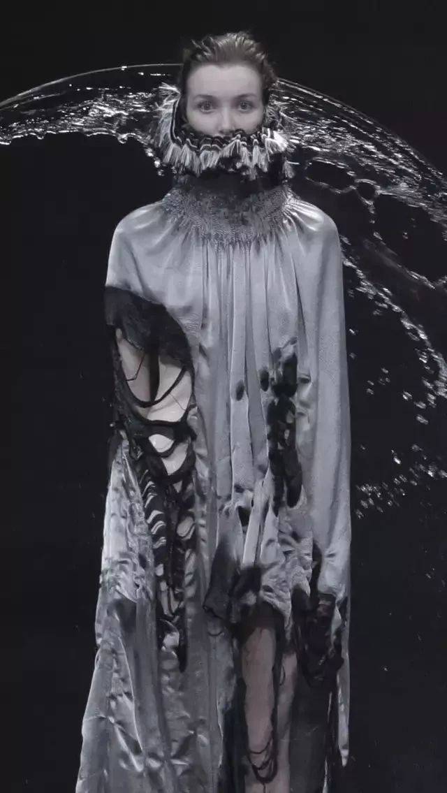 人工智能时代来了你的服装设计作品集要不要加点黑科技