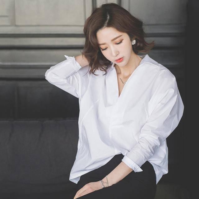 原创夏之初 ,那些好看到让人迷恋的白衬衫,这么率性这么大美