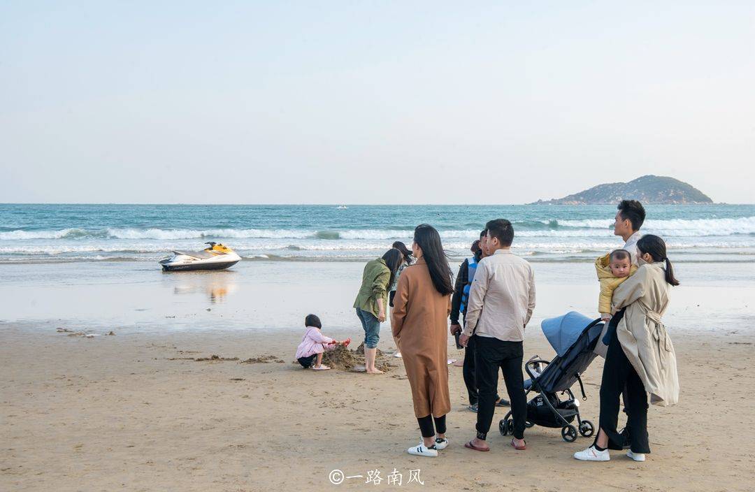 颜色|汕头地标建筑，每年夏至出现立杆不见影奇观，无数游客专程来打卡