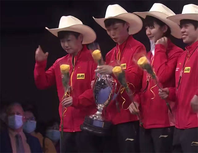 女單|王曼昱哽咽感謝幕后功臣！鄧亞萍道出孫穎莎困境，就她沒主管教練