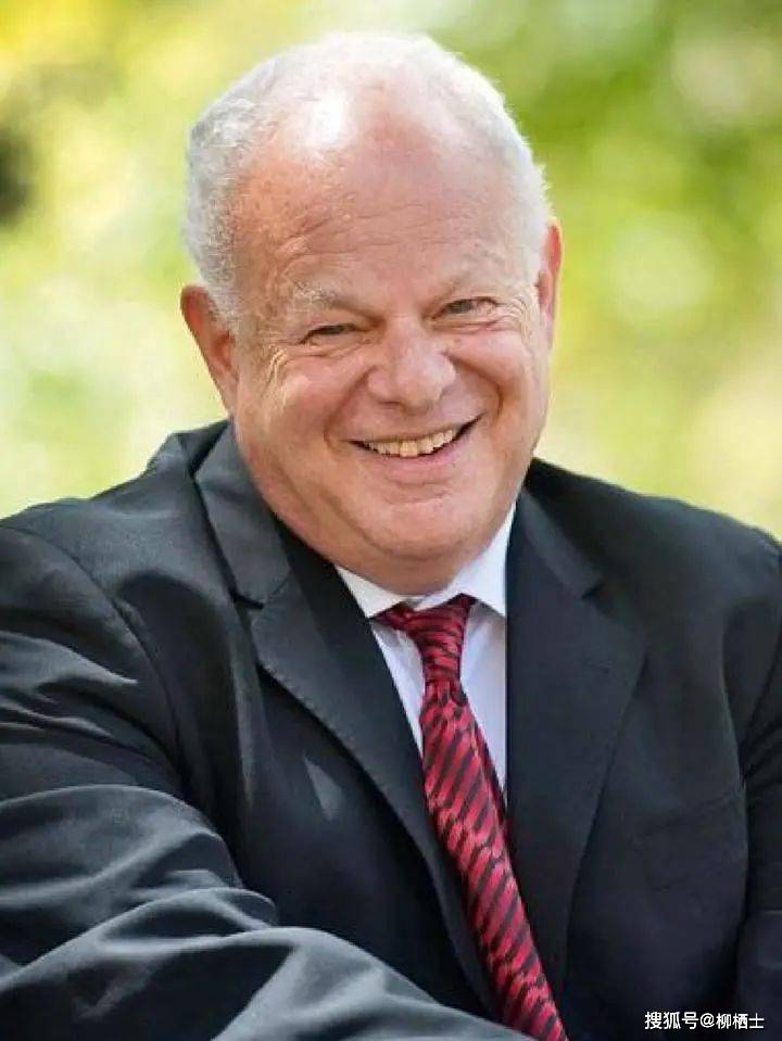 马丁·塞利格曼教授，积极心理学之父在研究过程中，塞利格曼发现并证明