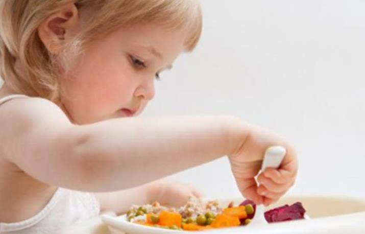 为什么孩子对薯条、炸鸡百吃不厌，可是吃口蔬菜比吃药还难