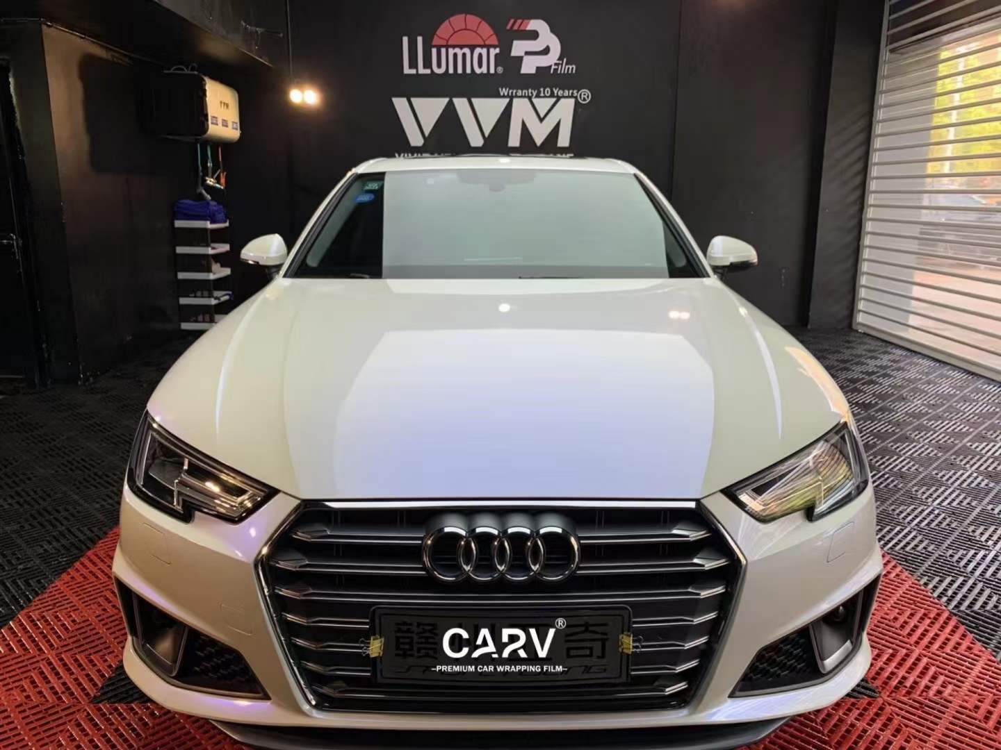 奥迪a4卡孚改色膜贝壳白变蓝 乐惠车