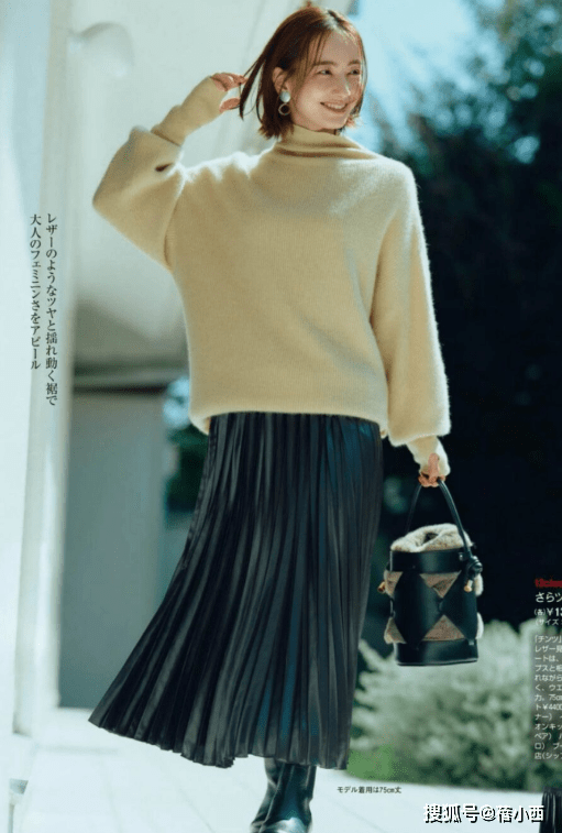显得 卫衣已过时了,今年冬季流行“日系毛衣穿搭”,保暖舒适又优雅
