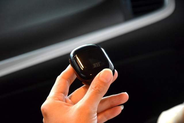 JEET ONE升级版与一代有何不同？增加无线充功能，音感提升明显