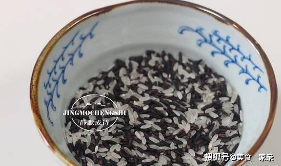 包子|除了包饺子，饺子皮还有更好的吃法，三两下蒸一锅，孩子早餐最爱