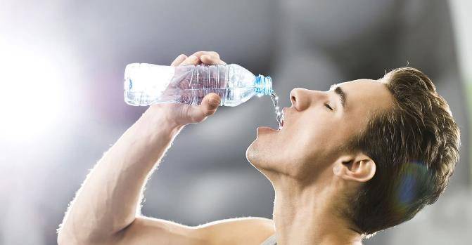 尿酸|6个原因不注意，肾结石早晚找上你，一个方法即可防住它