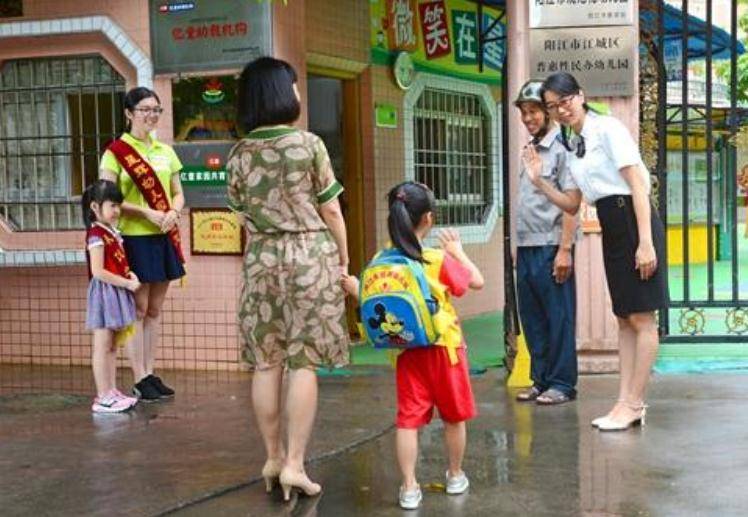 男幼师|幼儿园教育“阴盛阳衰”？年轻男幼师越来越少，真实原因很心酸