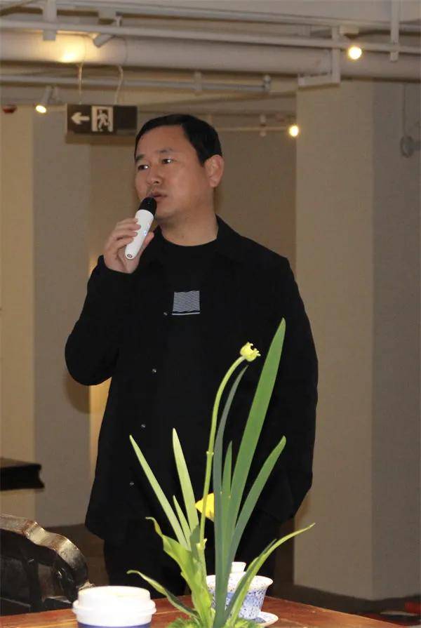 宁睿发言分享会上,青阳县人民政府副县长汤新异表示此次来到秀山门