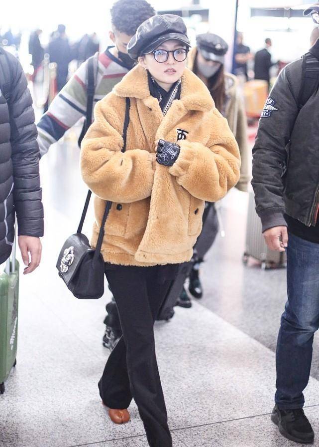 服装 冬天过了一半才发现,夹克还是这么选才好看,张韶涵的造型挺美的