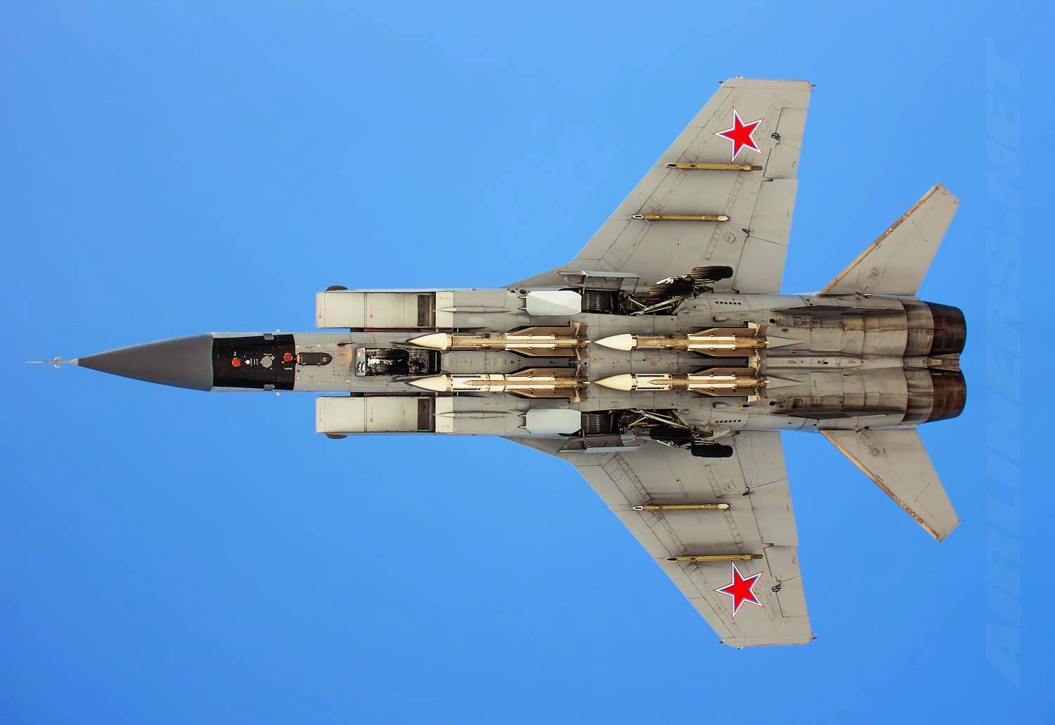 苏-17攻击机图片