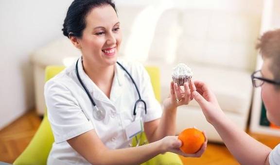 食品|得了糖尿病，吃的越少越好？当心血糖没降，反而加重病情