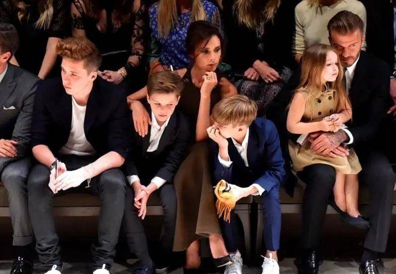 长发|贝克汉姆女儿小七近照，披肩长发气场强，只是太显成熟了