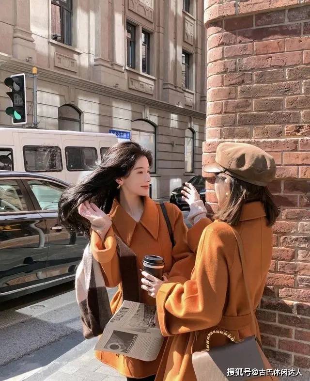 设计 柔美女人穿什么衣服？3招大衣搭配思路，尽显成熟女人味