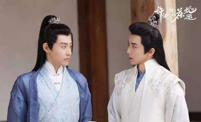 友情|《许纯纯的茶花运》名场面！郭子凡当众“扒”彭楚粤衣服？