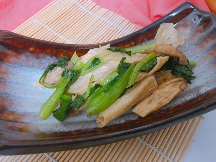 做法|家常菜腐竹炒油菜的做法，做法简单，吃起营养美味