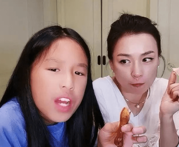 如何夸女人的眼睛 17ad720daae5428d8a43b2cef5fe7e75.png
