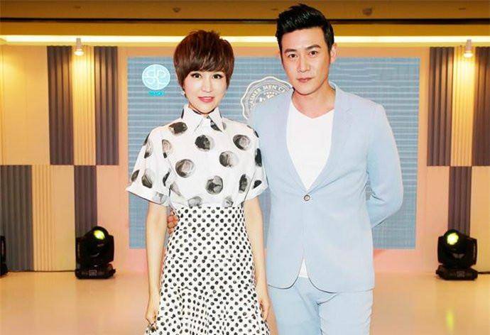 陆毅鲍蕾感慨老了 1db5d5b3377446dbb68ead28f4d5ca1d.jpeg