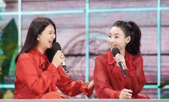 身材 李湘和张柏芝同框亮相，还同穿红裙，李湘端庄大气更胜一筹