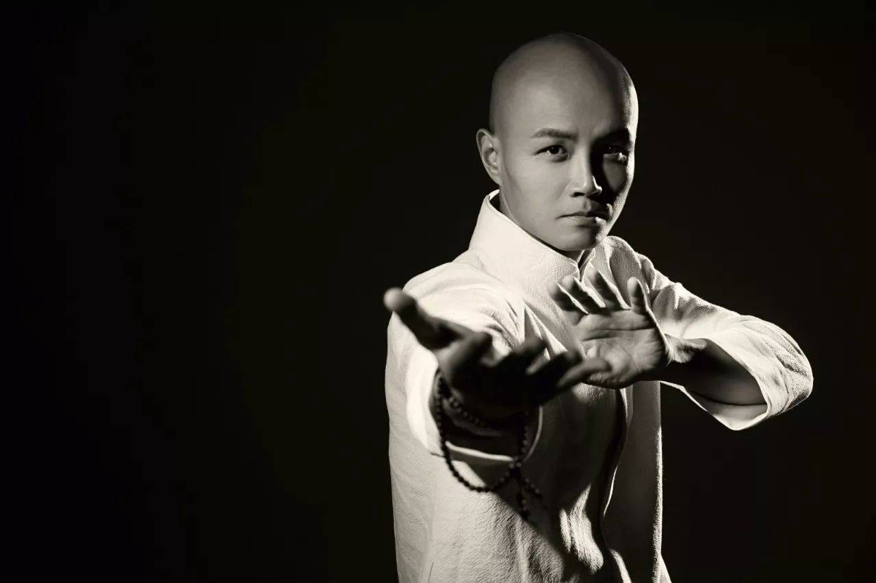 乐嘉|46岁的乐嘉无人问津，混成如今这份模样该怪谁呢？成败皆是自己