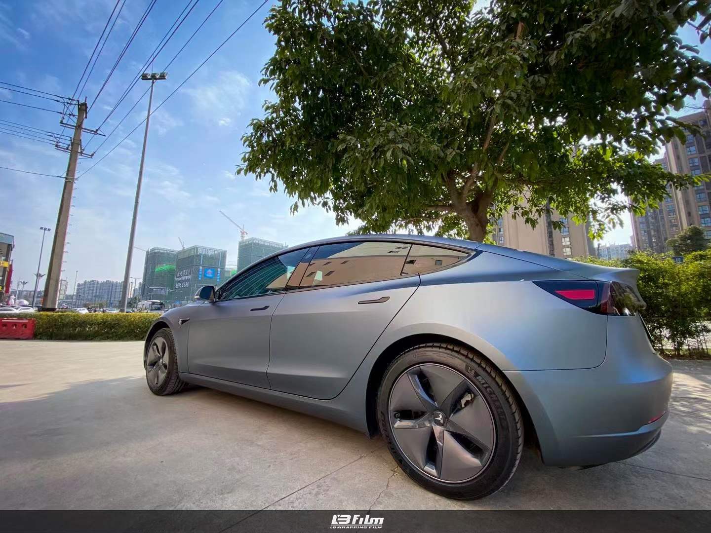 特斯拉model3贴膜lbfilm改色膜超亚金属青云石灰