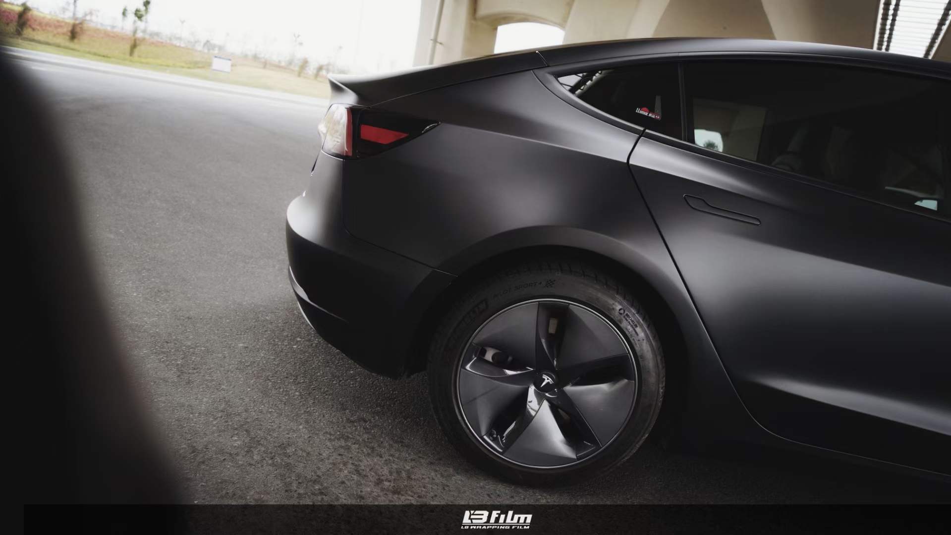 lbfilm改色膜:特斯拉-model 3全车lb改色膜光黑_亚光_-matt_black