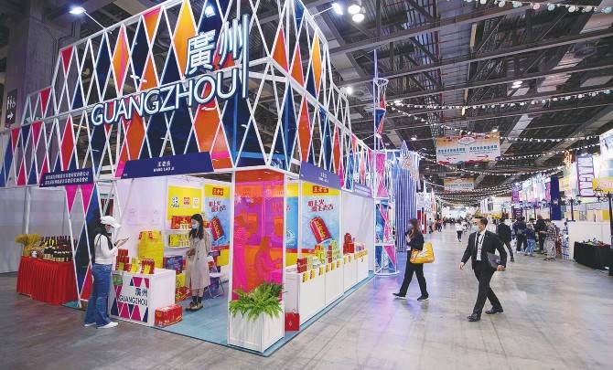 小马菲莉亮相2021粤澳名优商品展惊艳两地观众