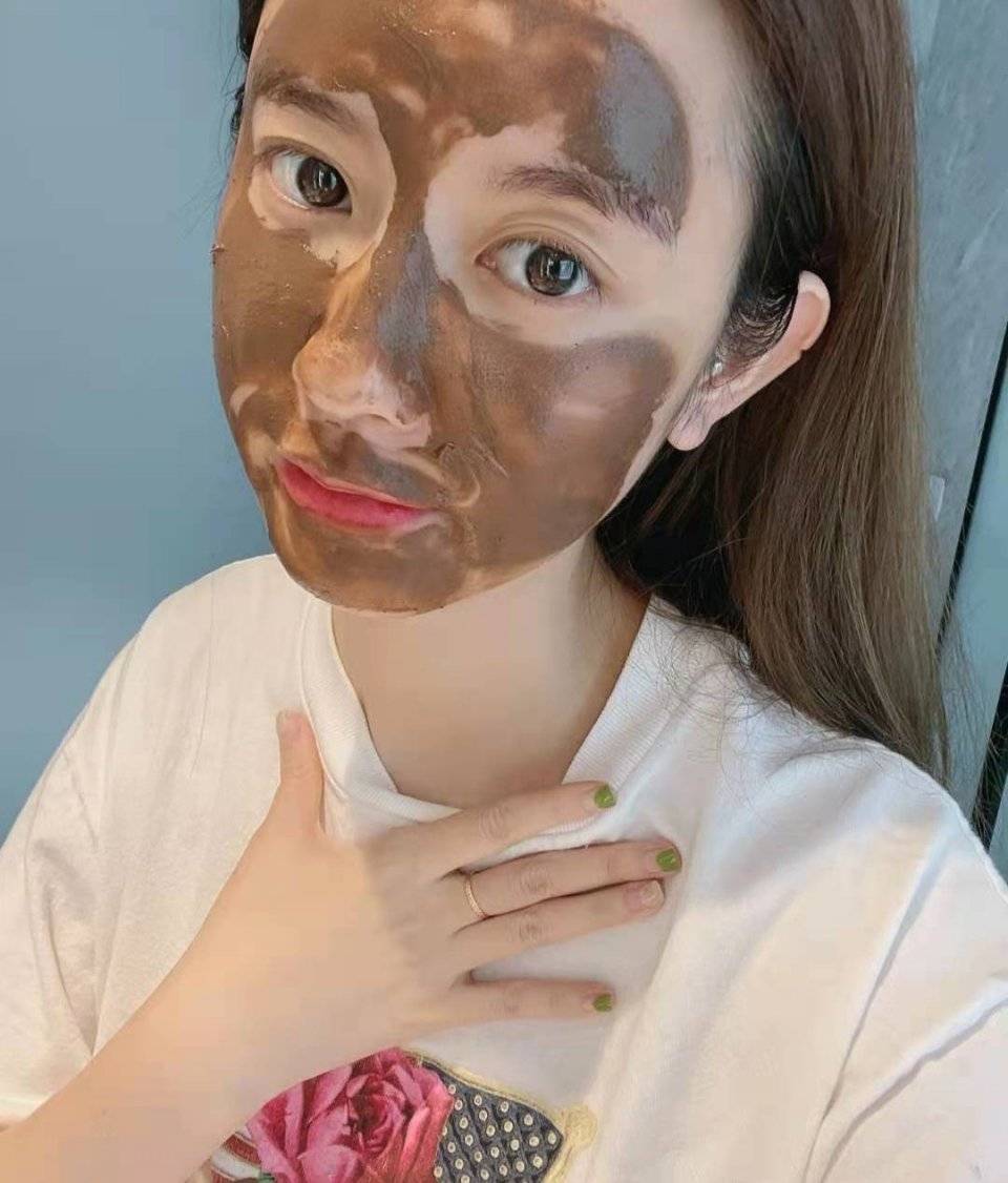 摄影 董花花去摄影馆,外形被指旺夫,张大奕晒照被发现许久未换新美甲