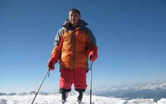 没有双腿，69岁高龄征服珠峰，夏伯渝成功登顶给我们哪些启示呢？