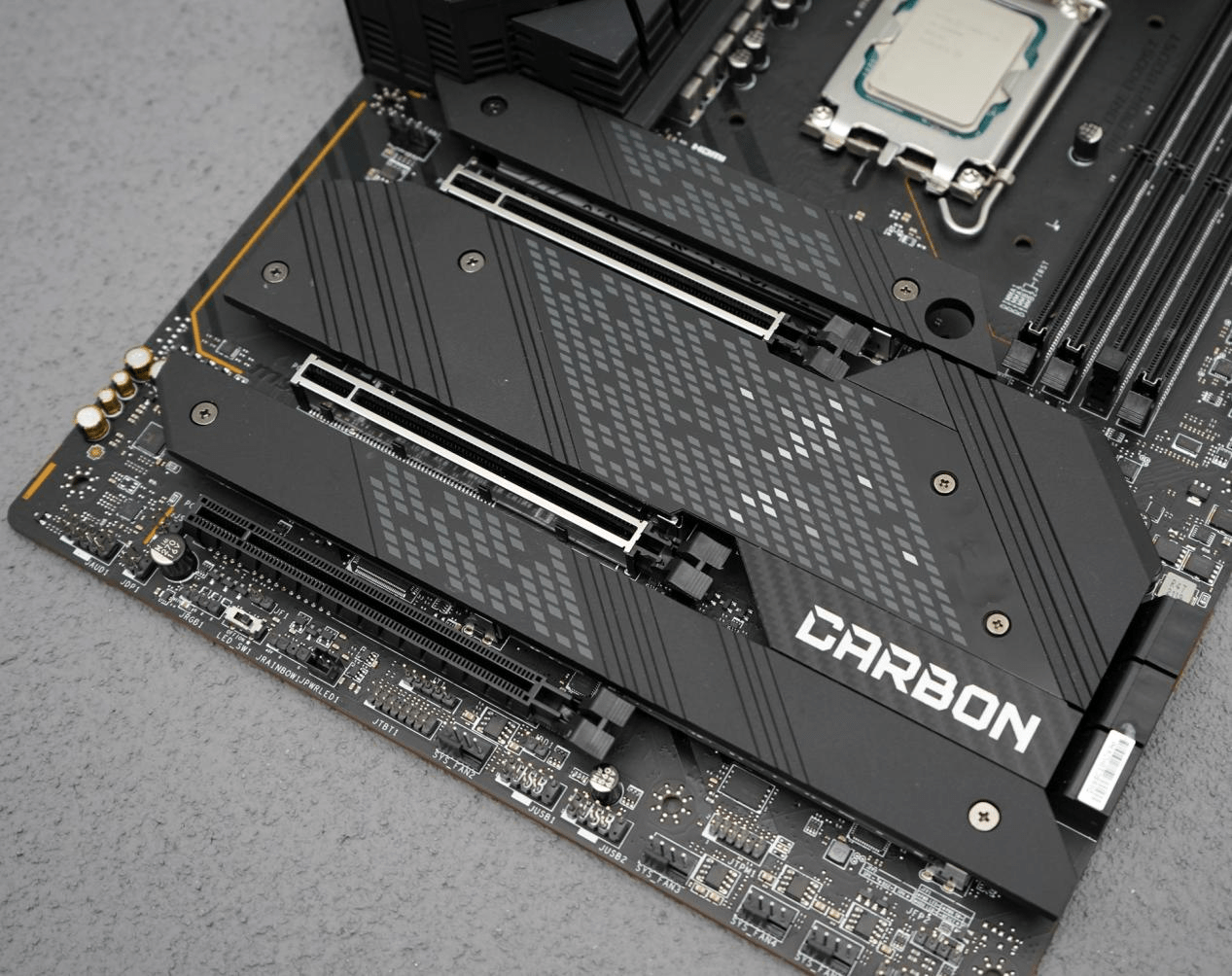 影驰|12代酷睿旗舰平台装机体验：由俭入奢，钱包怕是管不住！