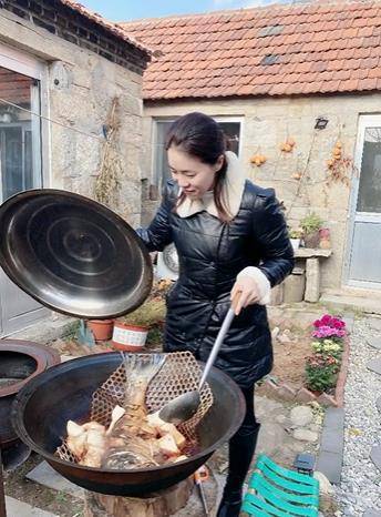 小孩子做饭用的锅 1ec459353812477fb7d9c27113d3c6de.jpeg