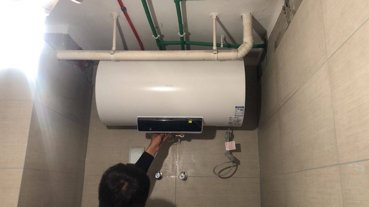 热水器怎么打开才能洗澡 7445e9217c3642908b8d511df2b01a1a.jpeg