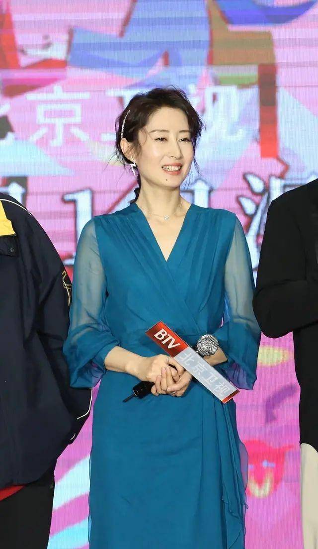 刘敏涛 刘敏涛素颜很衰老？在家近照曝光，肤色暗了点皮肤还很紧致！