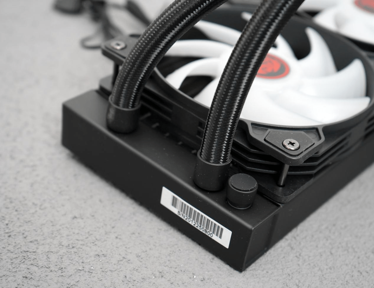 影驰|12代酷睿旗舰平台装机体验：由俭入奢，钱包怕是管不住！