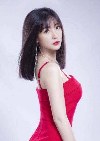 永久那些妆容一成不变的女明星，迪丽热巴上榜，榜首被称为半永久妆容